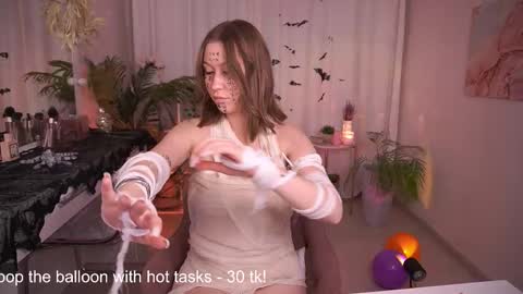  Anna  online show from 30, 10, 2025