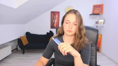 annewilsonn online show from 2, 6, 2026