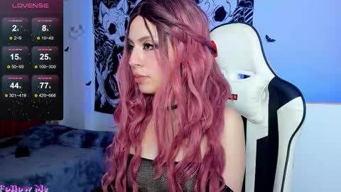 Snapshot of anni_420_ chatting on 22, 10, 2025 Nikoll online show from 22, 10, 2025