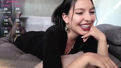 Snapshot of anni_art chatting on 15, 12, 2025 Anni online show from 15, 12, 2025