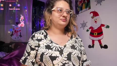Snapshot of annie_bigboobs_ chatting on 20, 12, 2024 Ana Bolena independent model online show from 20, 12, 2024