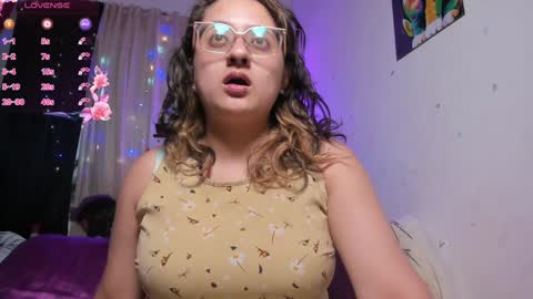 Snapshot of annie_bigboobs_ chatting on 10, 1, 2025 Ana Bolena independent model online show from 10, 1, 2025