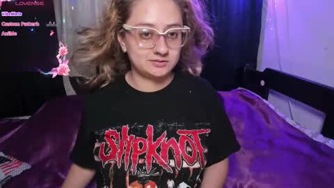 Snapshot of annie_bigboobs_ chatting on 5, 3, 2025 Ana Bolena independent model online show from 5, 3, 2025