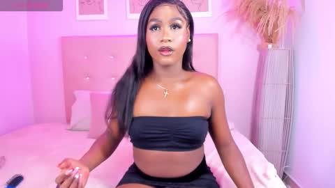 Snapshot of annie_dolce_ chatting on 4, 10, 2025 annie_dolce_ online show from 4, 10, 2025