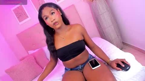 Snapshot of annie_dolce_ chatting on 15, 11, 2025 annie_dolce_ online show from 15, 11, 2025