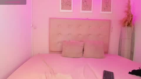 annie_dolce_ online show from 16, 7, 2026