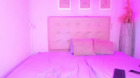 annie_dolce_ online show from 21, 7, 2026