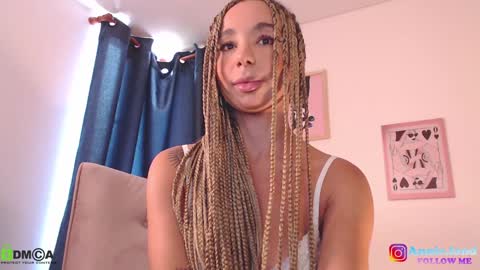 Snapshot of annie_es chatting on 11, 12, 2024 Annie online show from 11, 12, 2024