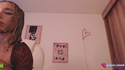 Snapshot of annie_es chatting on 20, 12, 2024 Annie online show from 20, 12, 2024