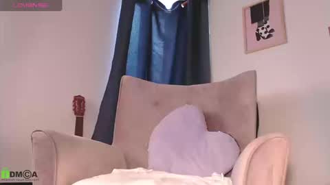 Snapshot of annie_es chatting on 8, 9, 2025 Annie online show from 8, 9, 2025