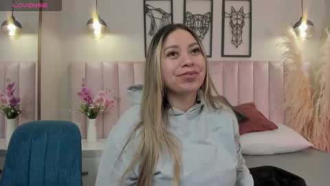 Snapshot of annie_karlsson__ chatting on 9, 9, 2025 online show from 9, 9, 2025