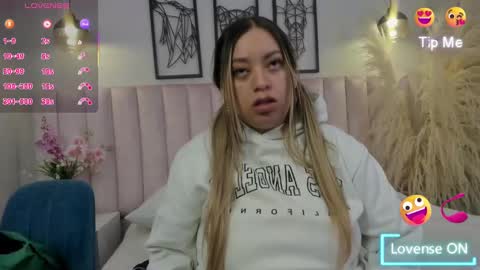 Snapshot of annie_karlsson__ chatting on 13, 9, 2025 online show from 13, 9, 2025
