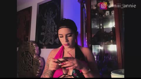 JEANNE no olvides seguirme dont forget follow me  uu online show from 12, 11, 2025