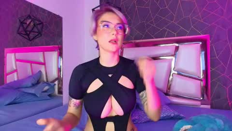 Snapshot of annie_swan chatting on 3, 11, 2025 Annie online show from 3, 11, 2025