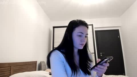 Annie online show from 4, 2, 2026