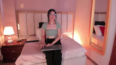 Annie Bluee online show from 29, 5, 2026