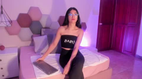 Annie Bluee online show from 8, 6, 2026