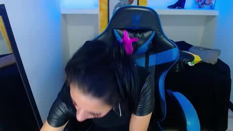 Snapshot of anniee_x chatting on 22, 2, 2025 Anniee online show from 22, 2, 2025