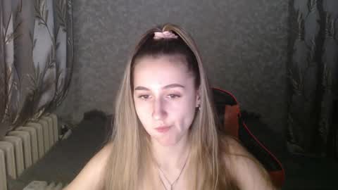 Snapshot of annieee_smith chatting on 14, 12, 2025 annieee_smith online show from 14, 12, 2025