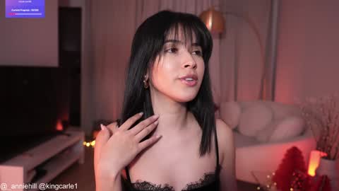 anniehillofficial_ online show from 23, 12, 2024