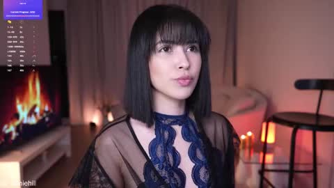 anniehillofficial_ online show from 21, 2, 2025