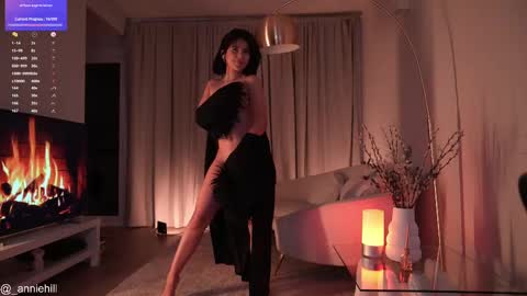 anniehillofficial_ online show from 8, 3, 2025