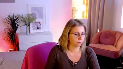 Annie online show from 30, 9, 2025