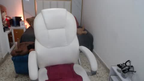 Snapshot of annita_cooper_ chatting on 8, 3, 2025 anna online show from 8, 3, 2025