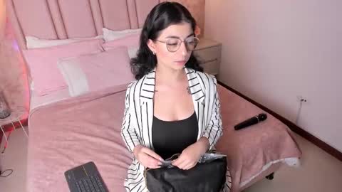 Snapshot of anntonella_watson chatting on 26, 10, 2025 ANTON online show from 26, 10, 2025