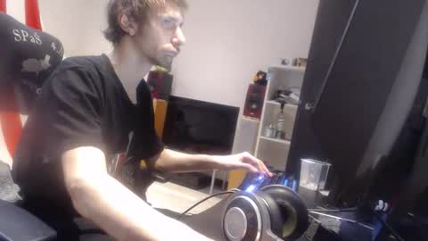 LoyalDog online show from 4, 4, 2026