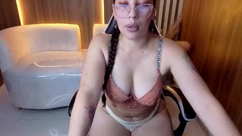 Snapshot of anny_taylor_tx chatting on 26, 11, 2025 Online 2200 to 600 online show from 26, 11, 2025