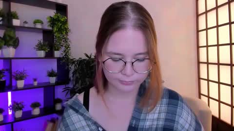 Snapshot of anny_twelvetrees chatting on 1, 12, 2025 Anny online show from 1, 12, 2025