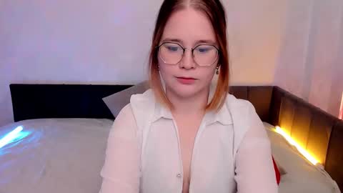 Snapshot of anny_twelvetrees chatting on 4, 12, 2025 Anny online show from 4, 12, 2025