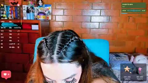 Snapshot of annycolin chatting on 25, 10, 2025 Anny IG online show from 25, 10, 2025