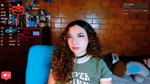 Snapshot of annycolin chatting on 11, 11, 2025 Anny IG online show from 11, 11, 2025