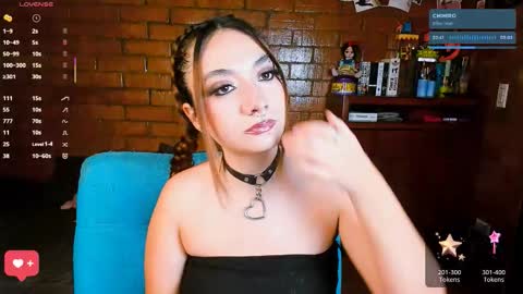 Snapshot of annycolin chatting on 25, 11, 2025 Anny IG online show from 25, 11, 2025