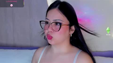 A N N Y E  online show from 10, 11, 2025