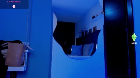 A N N Y E  online show from 2, 12, 2025