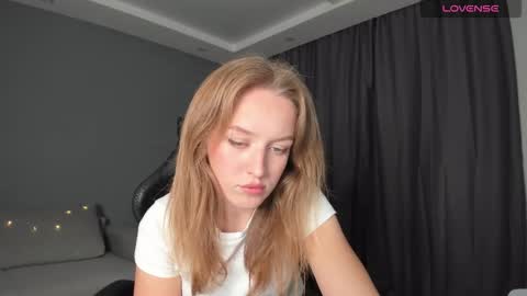 Snapshot of annyfourse chatting on 5, 12, 2024 AnnyFourse online show from 5, 12, 2024