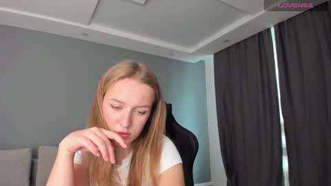 Snapshot of annyfourse chatting on 9, 12, 2024 AnnyFourse online show from 9, 12, 2024
