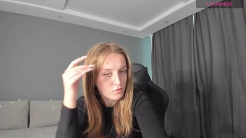 Snapshot of annyfourse chatting on 12, 12, 2024 AnnyFourse online show from 12, 12, 2024