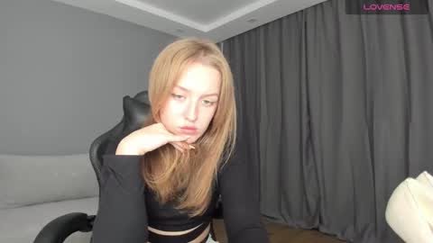 Snapshot of annyfourse chatting on 16, 12, 2024 AnnyFourse online show from 16, 12, 2024