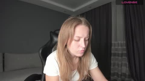 Snapshot of annyfourse chatting on 22, 12, 2024 AnnyFourse online show from 22, 12, 2024