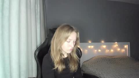 Snapshot of annyfourse chatting on 24, 12, 2024 AnnyFourse online show from 24, 12, 2024