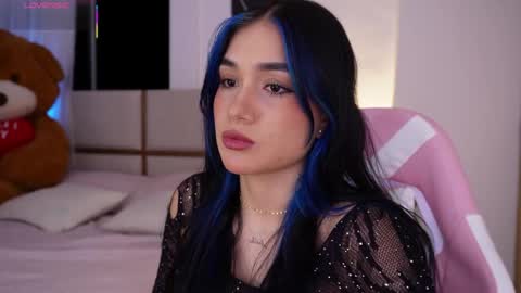Snapshot of annyhizzle chatting on 9, 5, 2026 online show from 9, 5, 2026