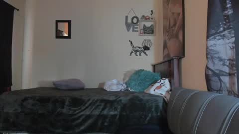 Annyluna online show from 8, 4, 2026