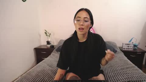 Snapshot of annyroberts_89 chatting on 25, 2, 2025 Anny online show from 25, 2, 2025