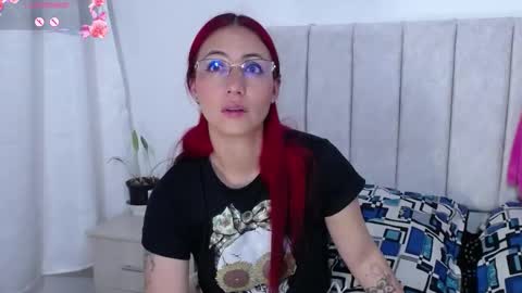 Snapshot of annyroberts_89 chatting on 10, 10, 2025 Anny online show from 10, 10, 2025