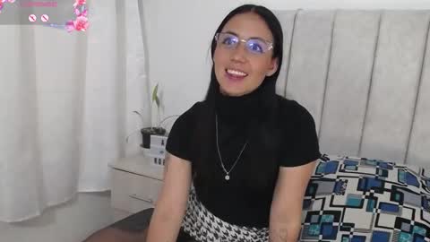 Snapshot of annyroberts_89 chatting on 12, 10, 2025 Anny online show from 12, 10, 2025