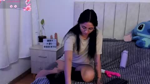 Snapshot of annyroberts_89 chatting on 27, 10, 2025 Anny online show from 27, 10, 2025